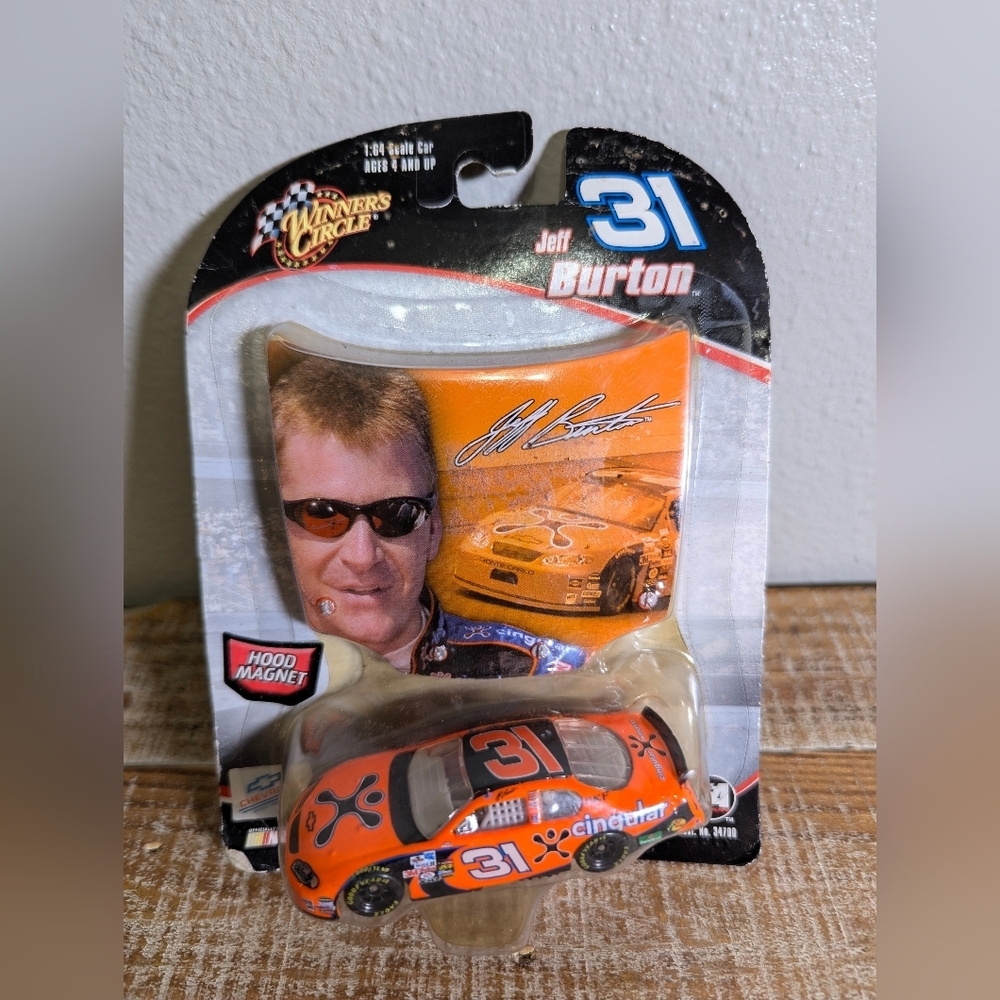 NASCAR winner's circle Jeff Burton #31 1:64 die cast car and hood magnet